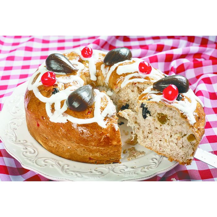 Rosca-de-pascua-con-fruta-x-un. Rosca-de-pascua-con-fruta-x-un.