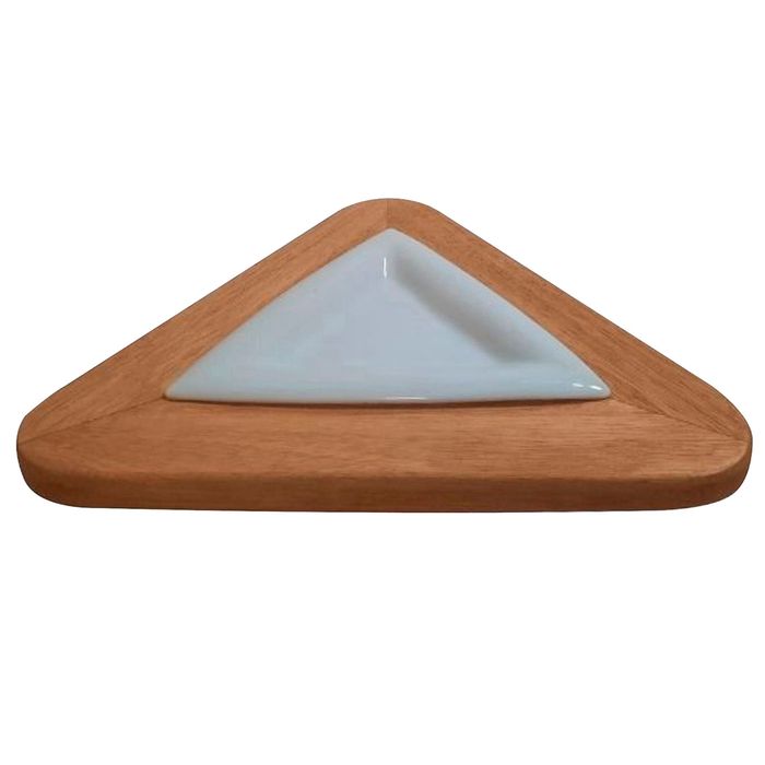 Plato-triangular-con-base-madera