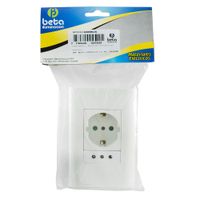 Toma-Schucko-y-modular-de-embutir-con-plaqueta